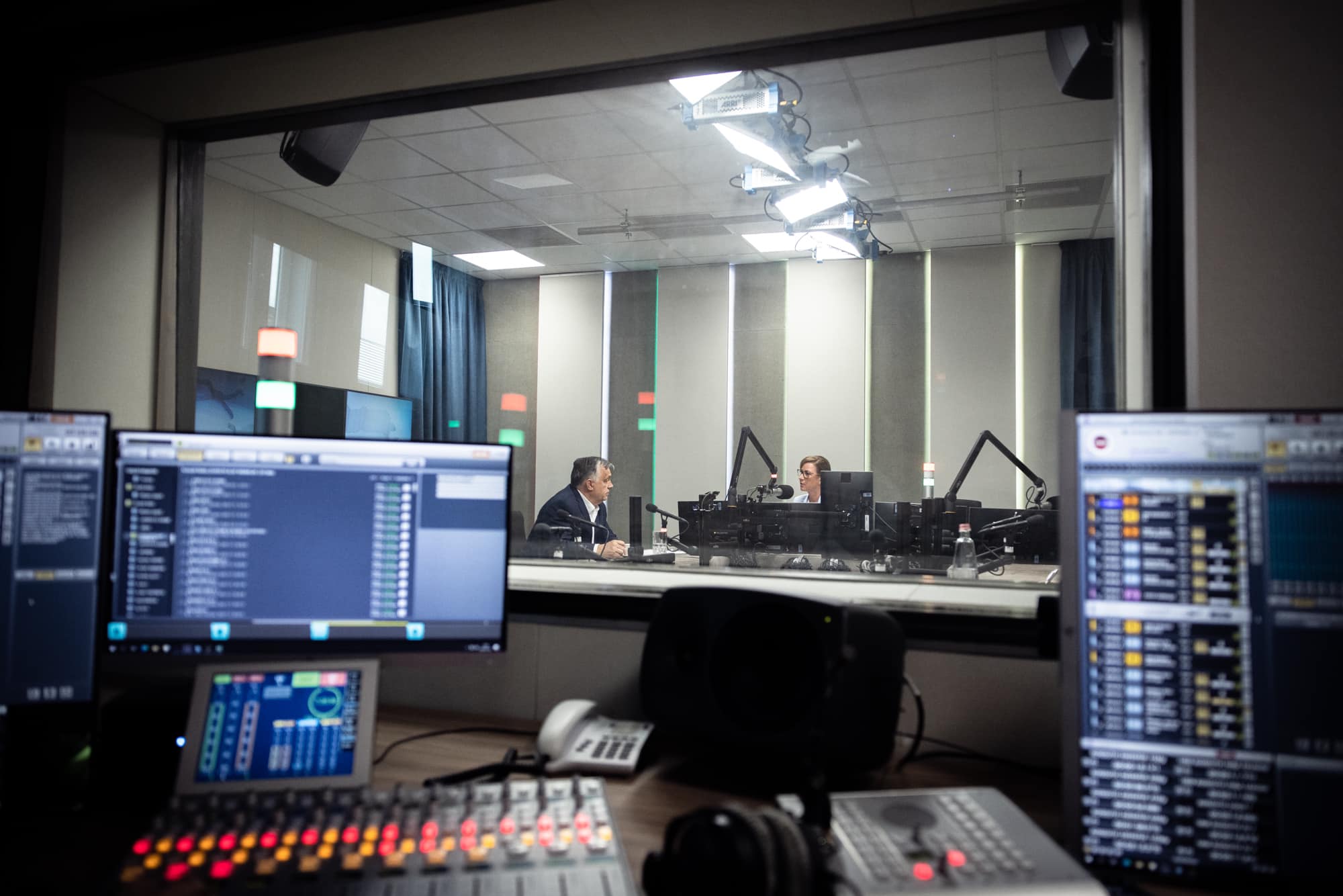 Orbán Viktor: a kormány lehetővé teszi a harmadik oltást