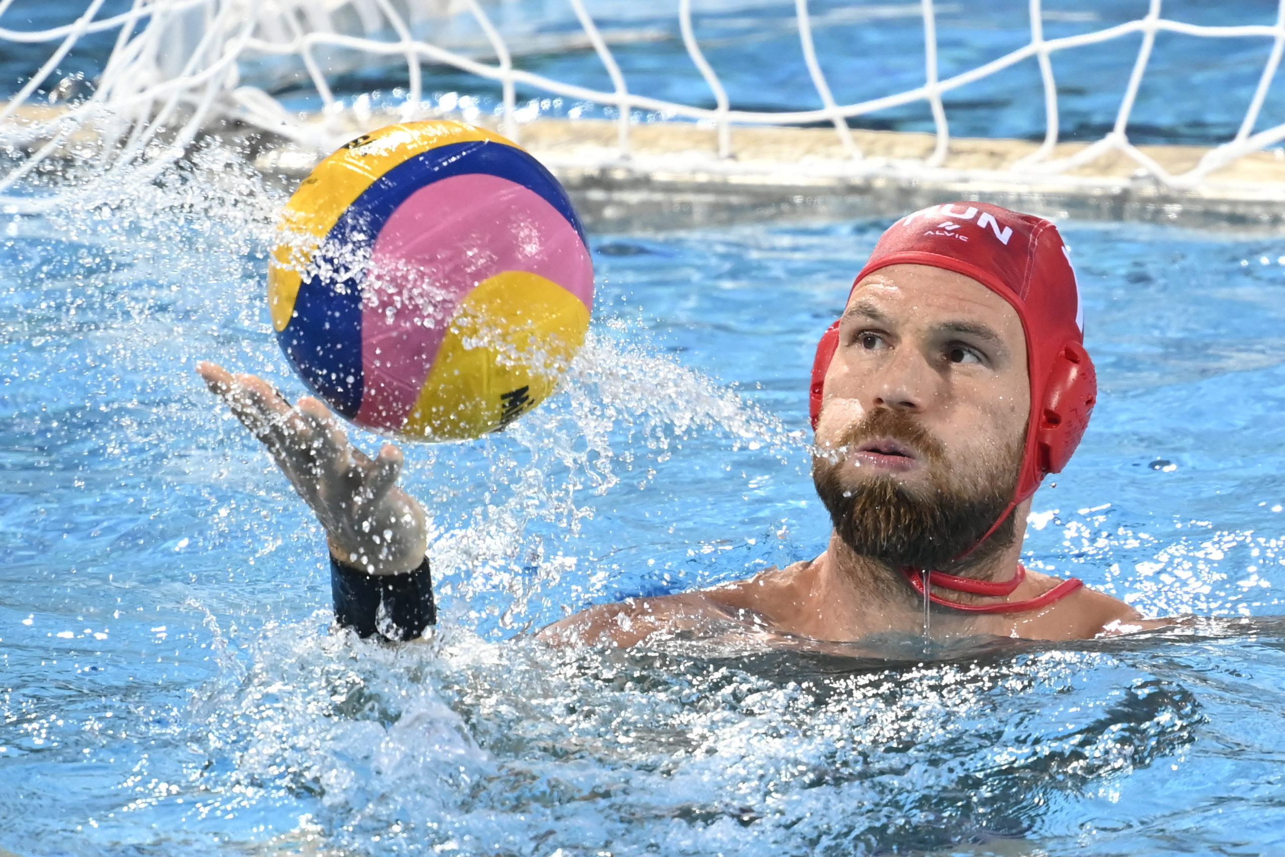 Magabiztos győzelemmel kezdtek a magyarok