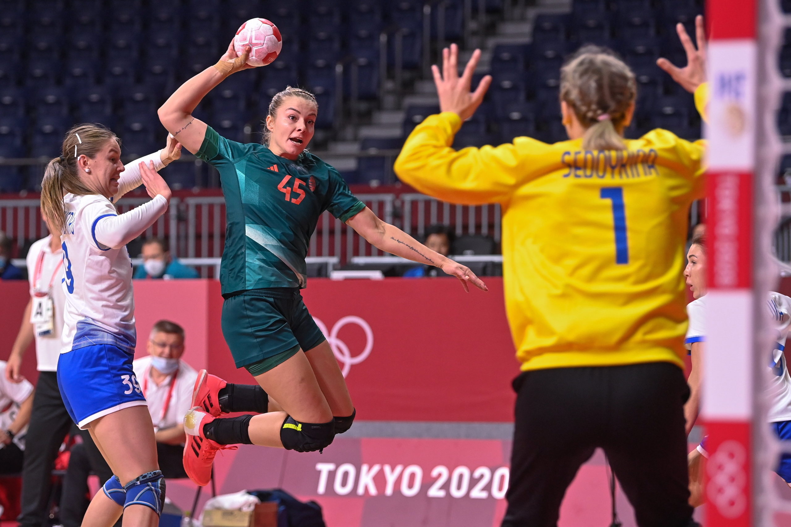 Nem bírtak az oroszokkal a magyar lányok