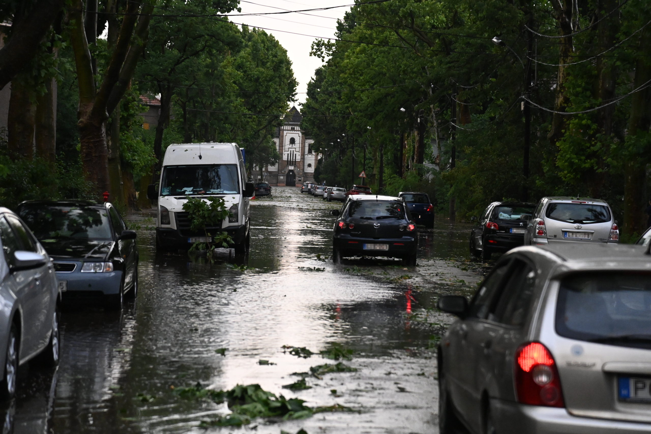 Folyamatosan dolgoznak a viharkárok felszámolásán