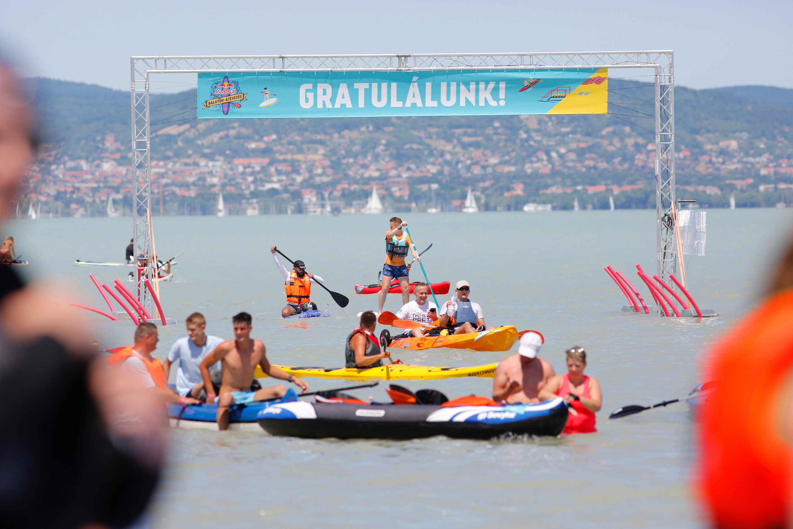 Több mint négyezren lapátoltak Zamárdi és Tihany között