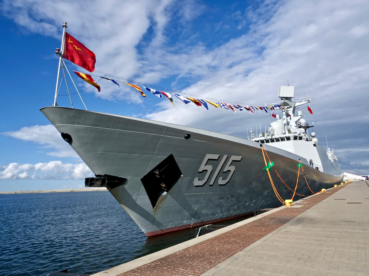 Sárkány, állig fegyverben