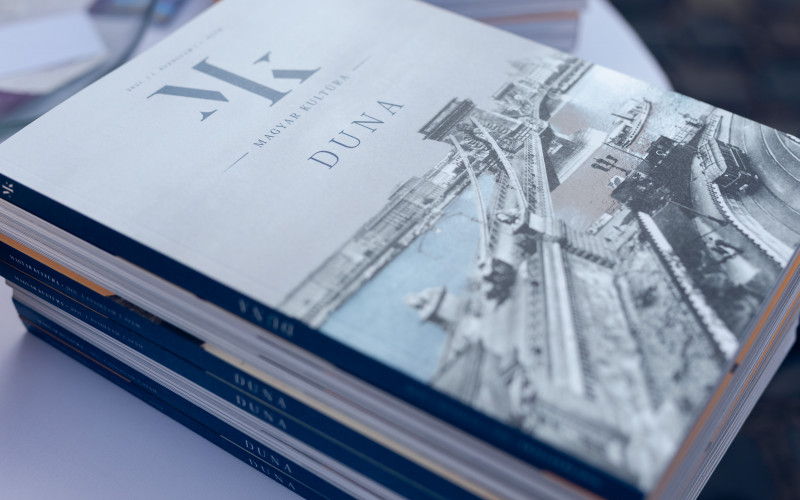 Kortársak közelről