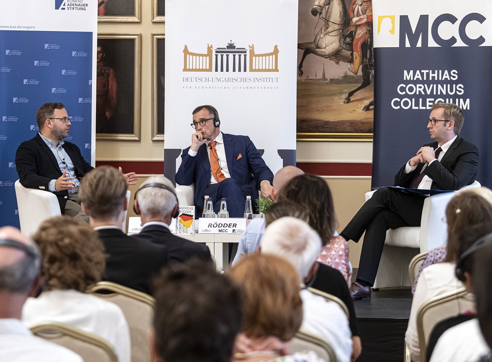 Orbán Balázs: a Nyugat azért feszült, mert nincsen felívelő szakaszában