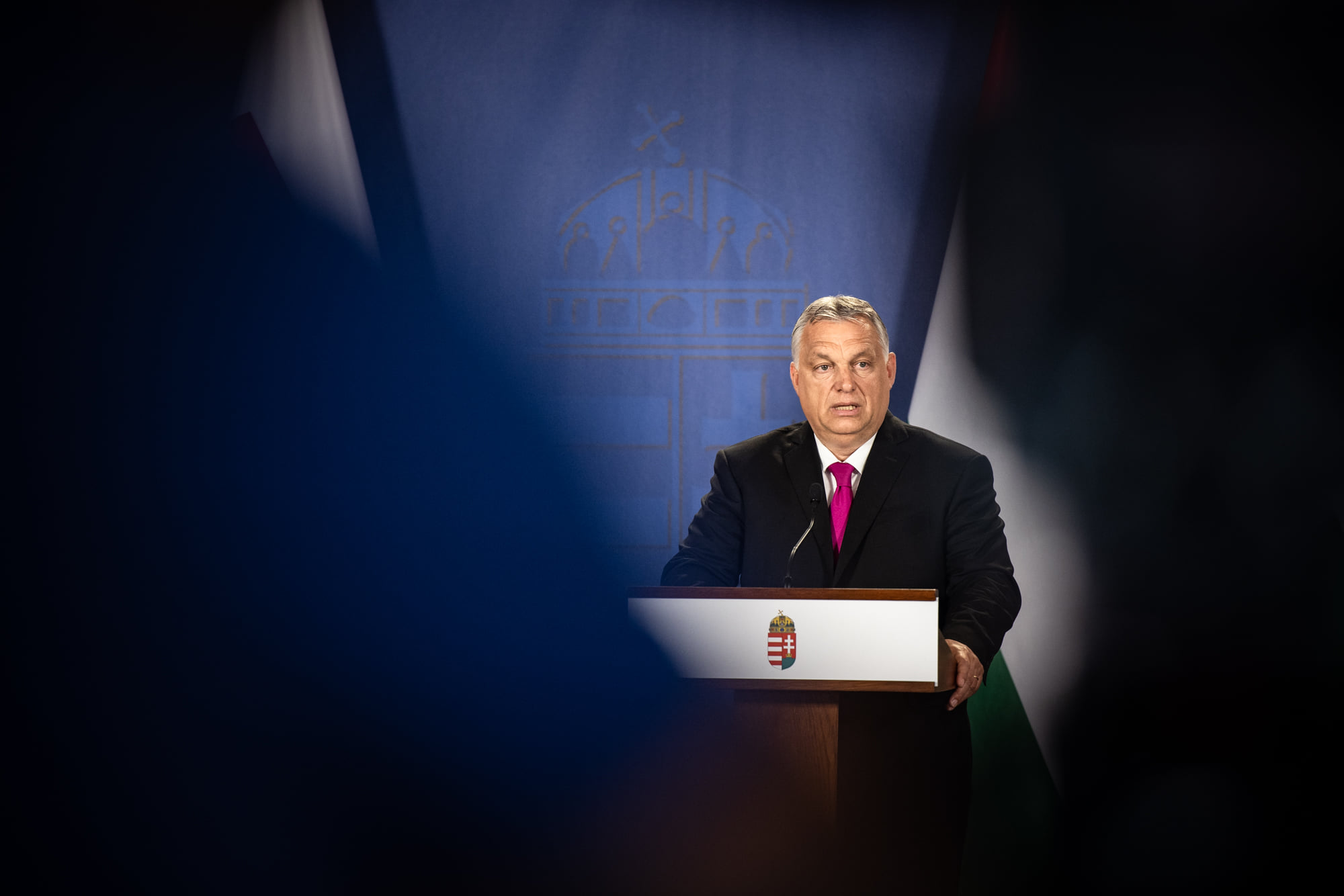 Az egyik legnagyobb román lap Orbán Viktor rezsicsökkentését dicséri