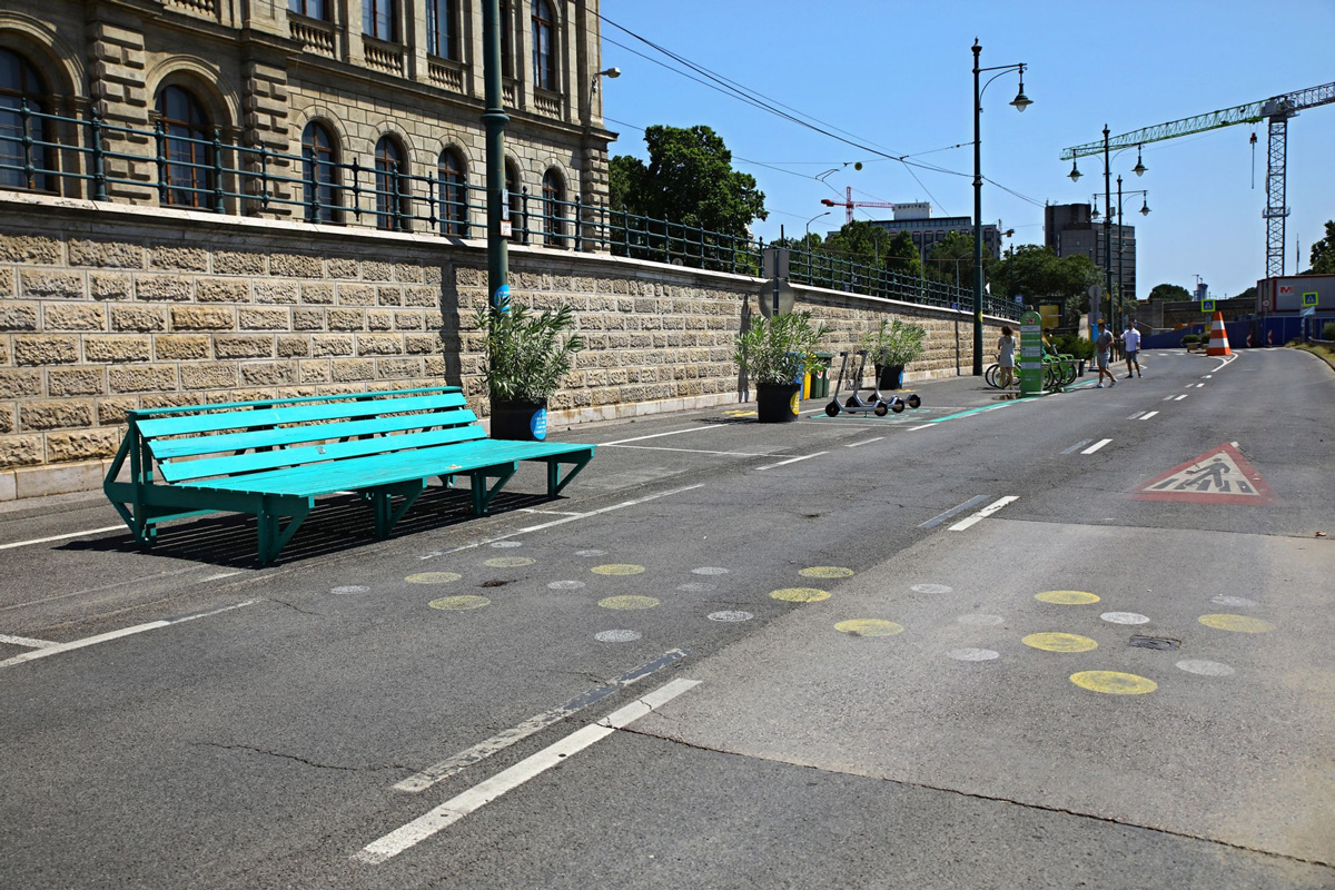 Perzselően forró betonparkot hoztak létre Karácsonyék