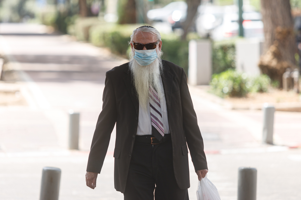 Izraelben óvatosságra intenek a növekvő fertőzések miatt