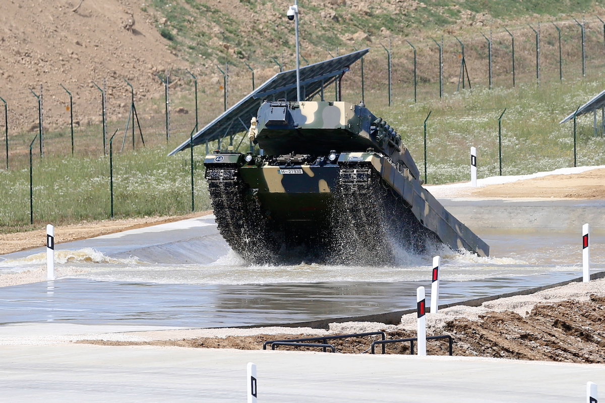 Különleges harcjármű-tesztpályát adtak át Zalaegerszegen