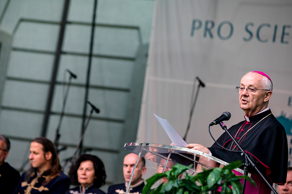 Hazatért az egri egyetem – képgalériával