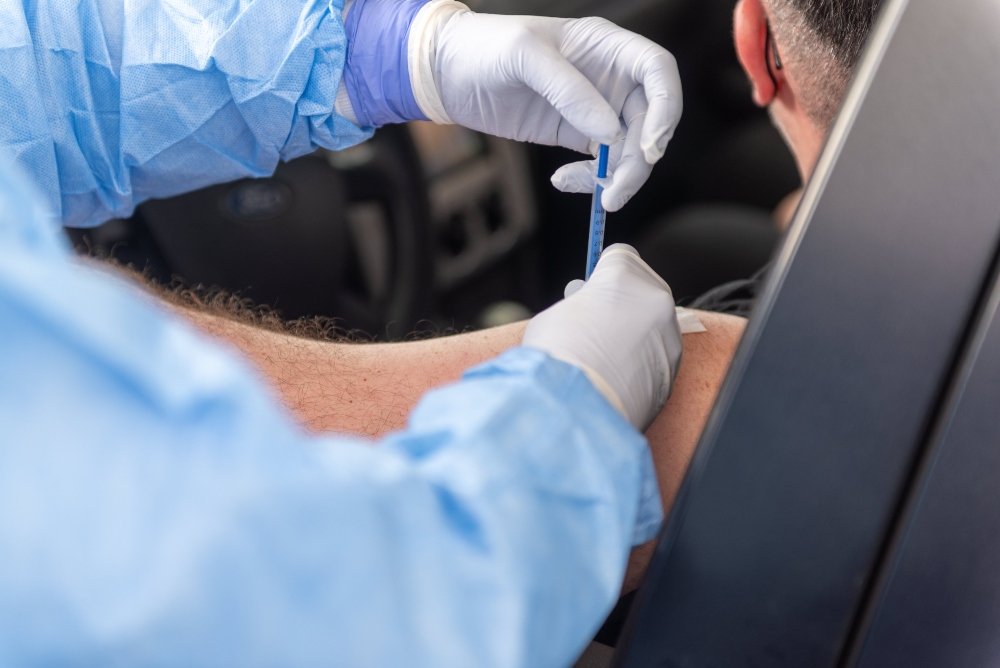 Ezer fölé emelkedett a napi új fertőzöttek száma Romániában