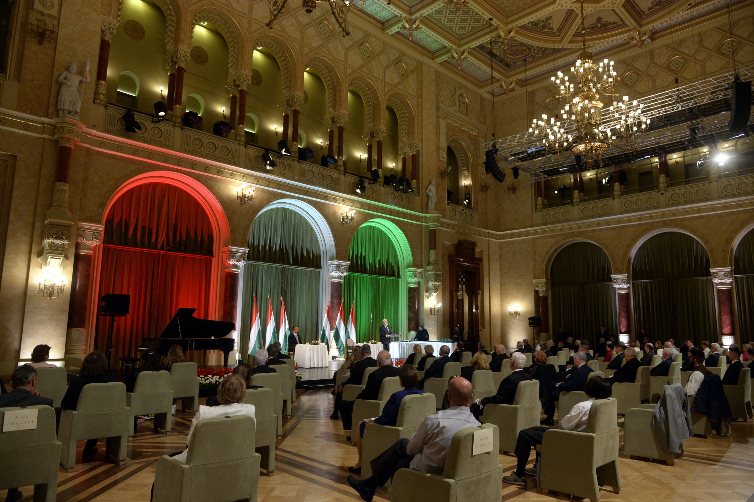 Kitüntetéseket adott át az állami ünnep alkalmából Kásler Miklós