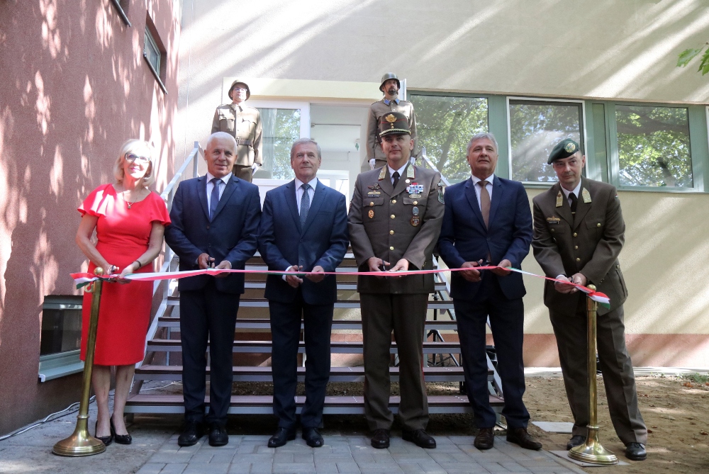 Átadták a vitéz Mikecz Kálmán Honvéd Kollégiumot Nyíregyházán