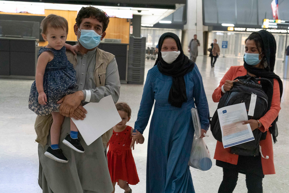 Újabb, Magyarországgal együttműködő afgánok érkeztek hazánkba átvilágításra