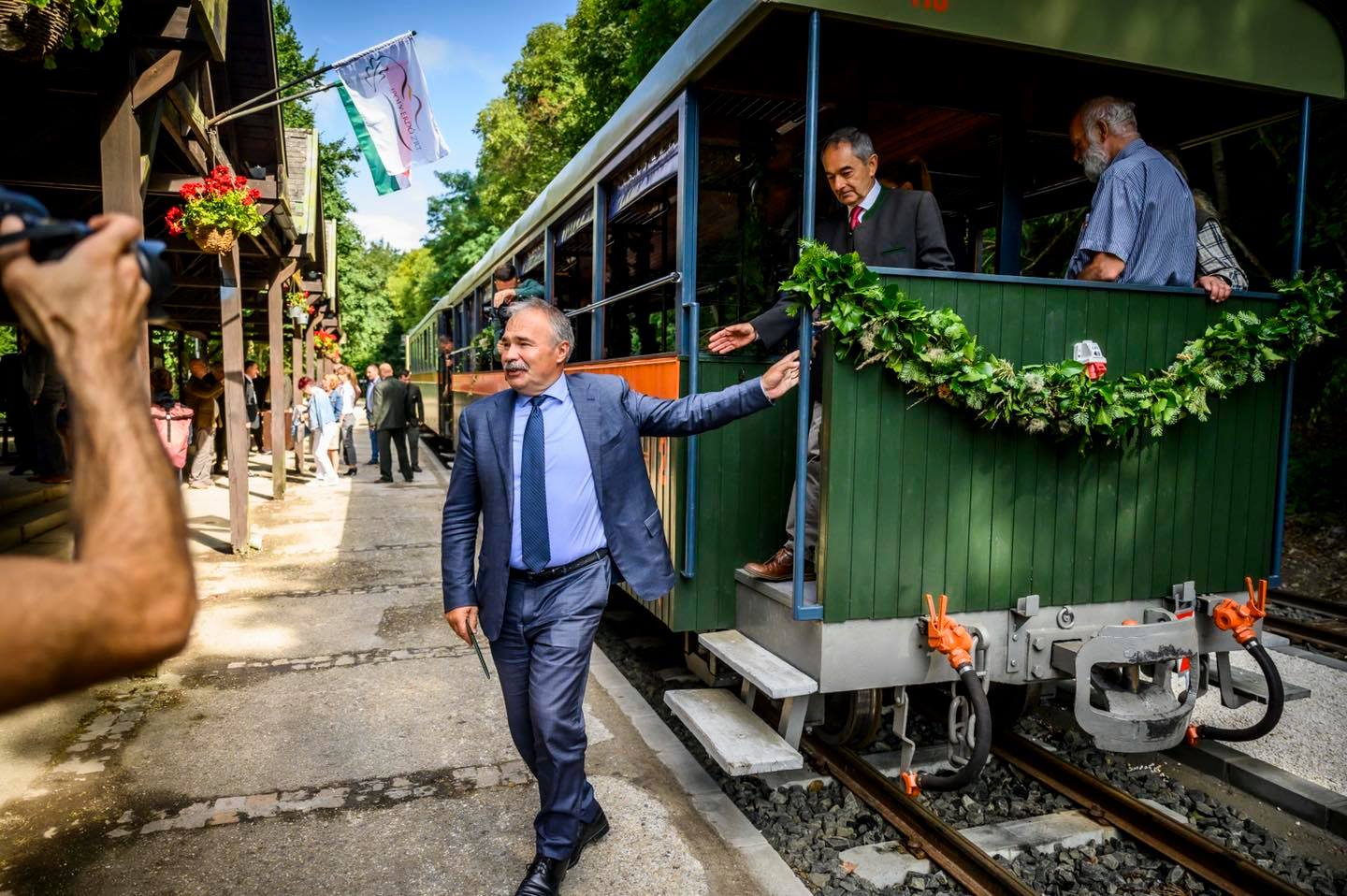 Kétmilliárd forintból megújult a királyréti és a kemencei erdei vasút