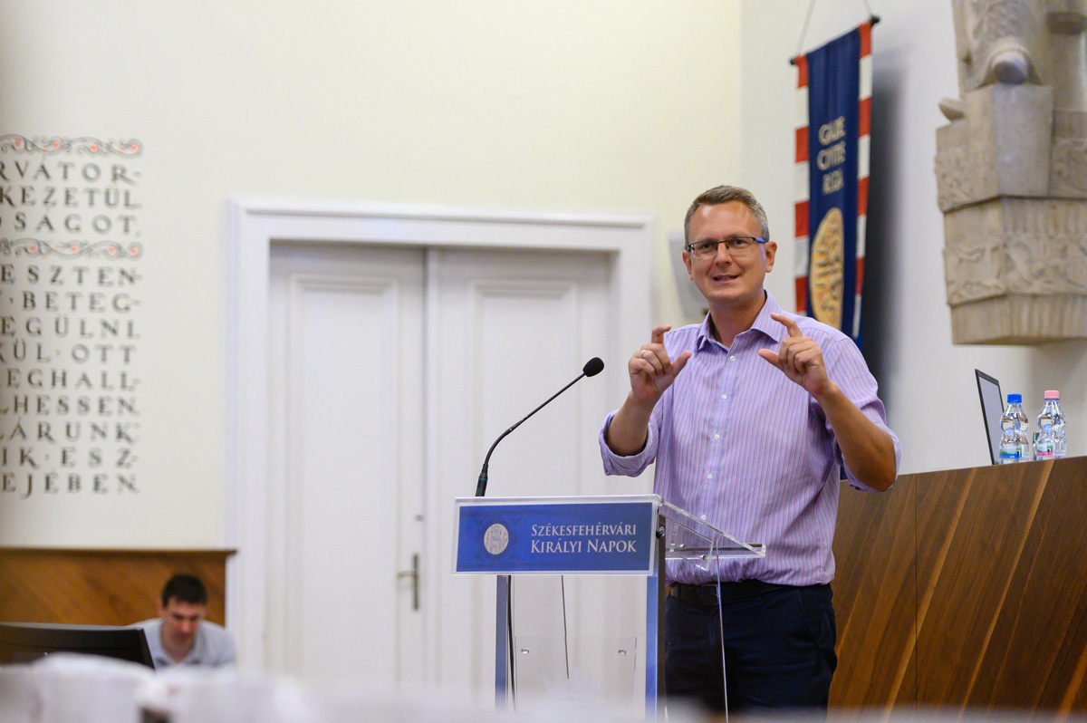 Ha egy nemzet nem őrzi kultúráját, nehéz helyzetbe kerül