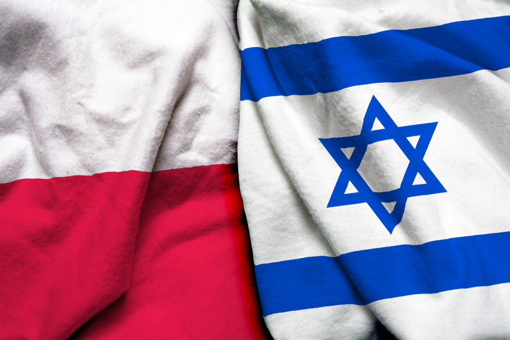 Izrael visszahívta Varsóból nagykövetségének vezetőjét