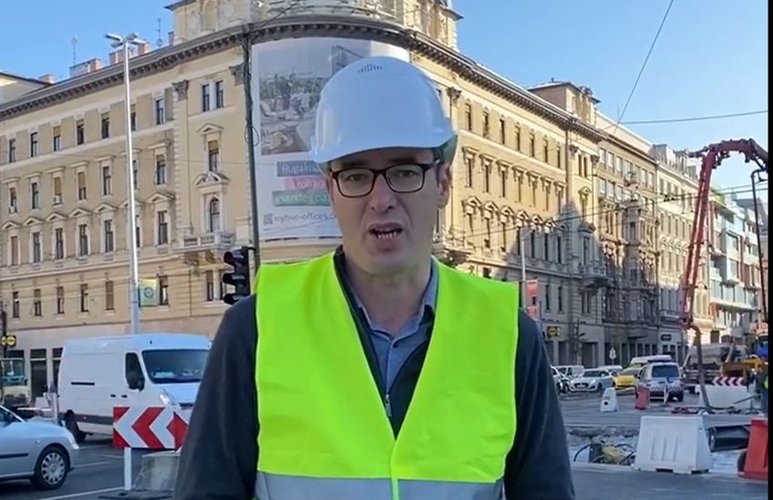 Karácsony Gergely kivonult panaszkodni a Blaha Lujza térre