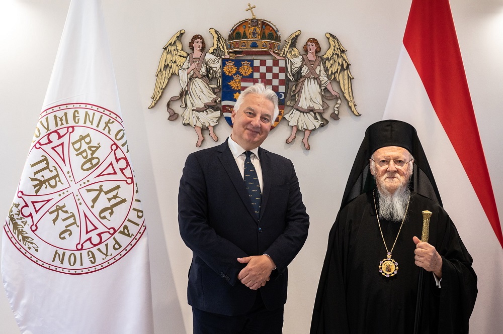 Konstantinápolyi pátriárka: segíteni kell a menekültek hazatérését