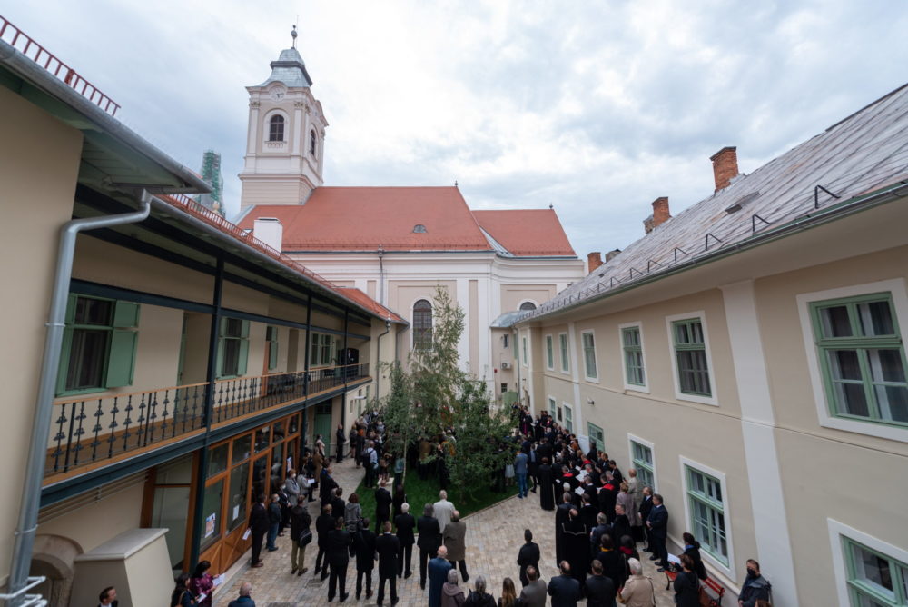Felszentelték a felújított evangélikus templomot Kolozsváron