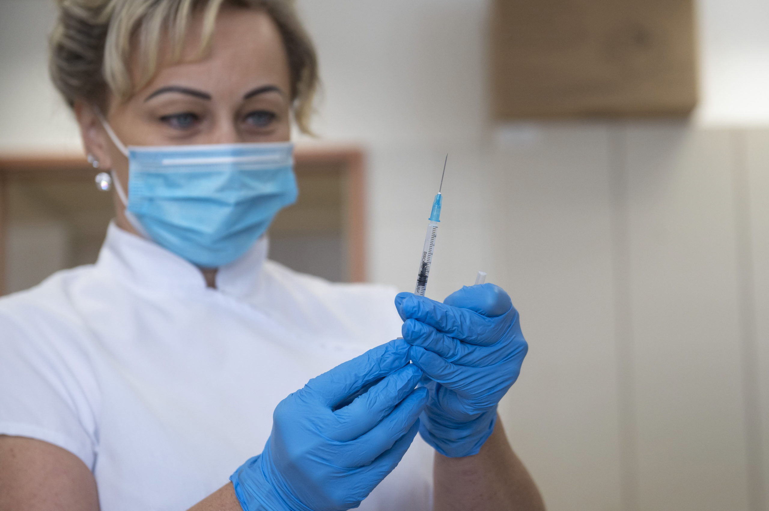 Újabb, több mint negyedmillió Pfizer-vakcina érkezett Magyarországra