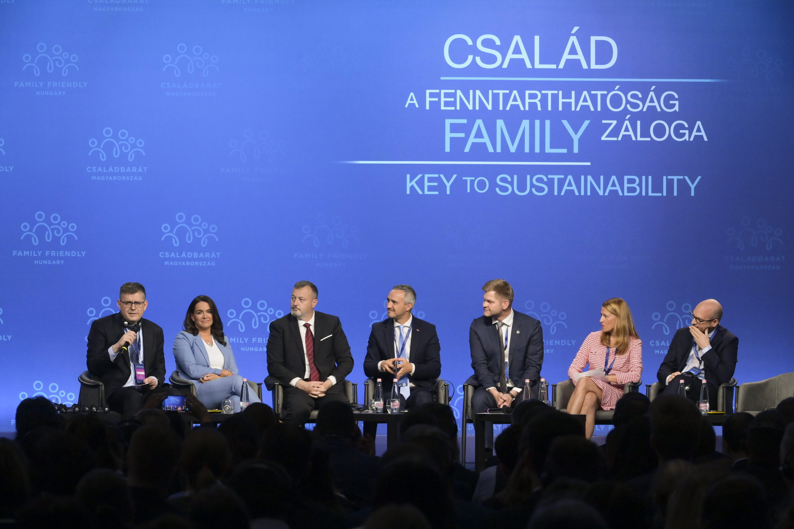 A családpolitikában bevált jó gyakorlatokról beszéltek miniszterek