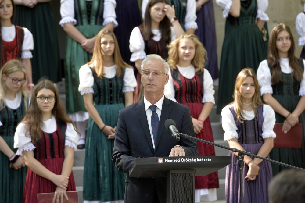 Megújult a Fiumei úti sírkert Szentkeresztje