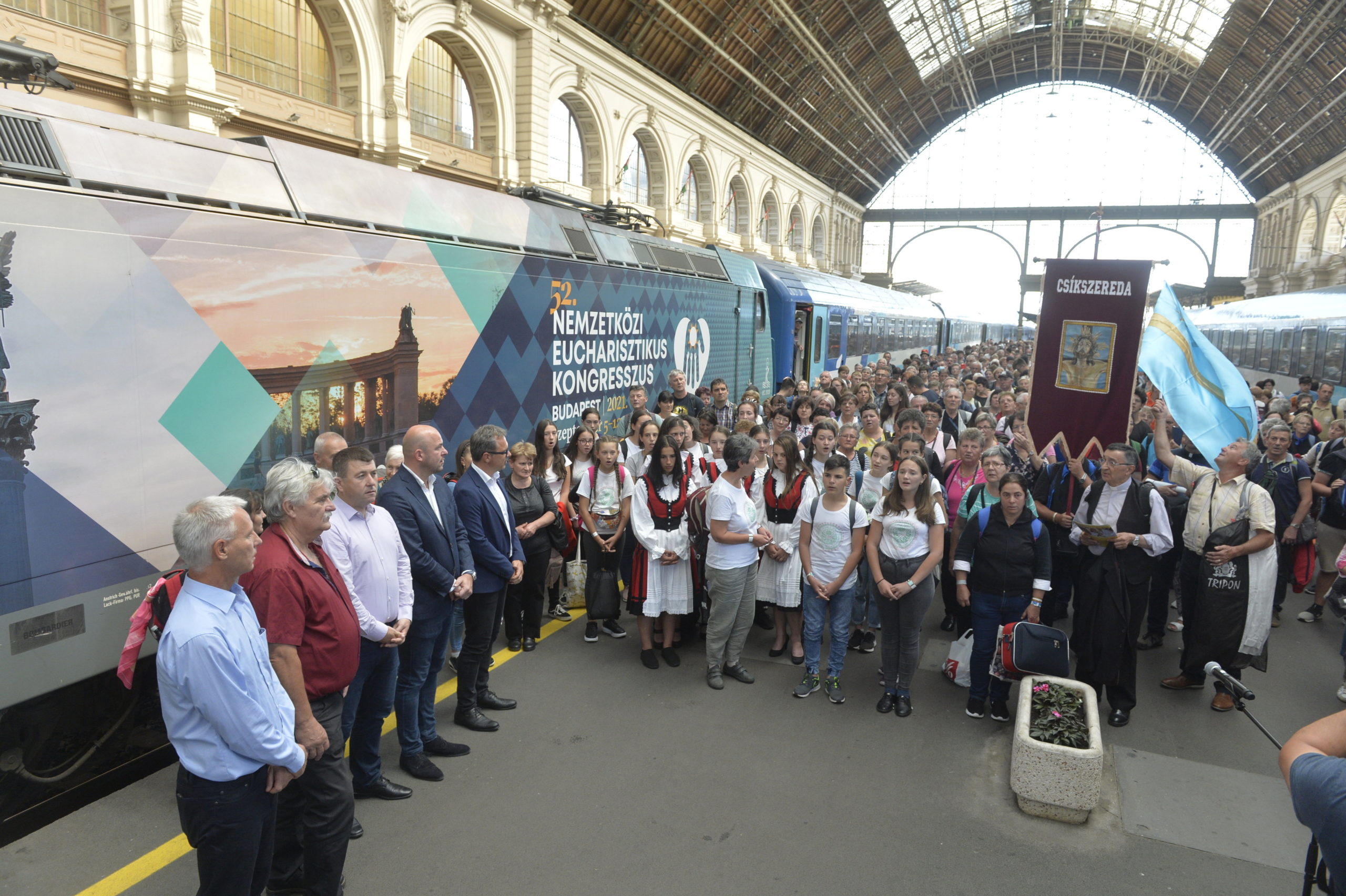 Zarándokvonatok érkeztek Erdélyből a Nemzetközi Eucharisztikus Kongresszusra