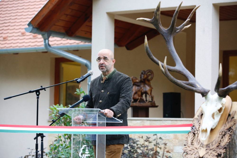 Parkot avattak báró Schell József vadászrajzművész tiszteletére