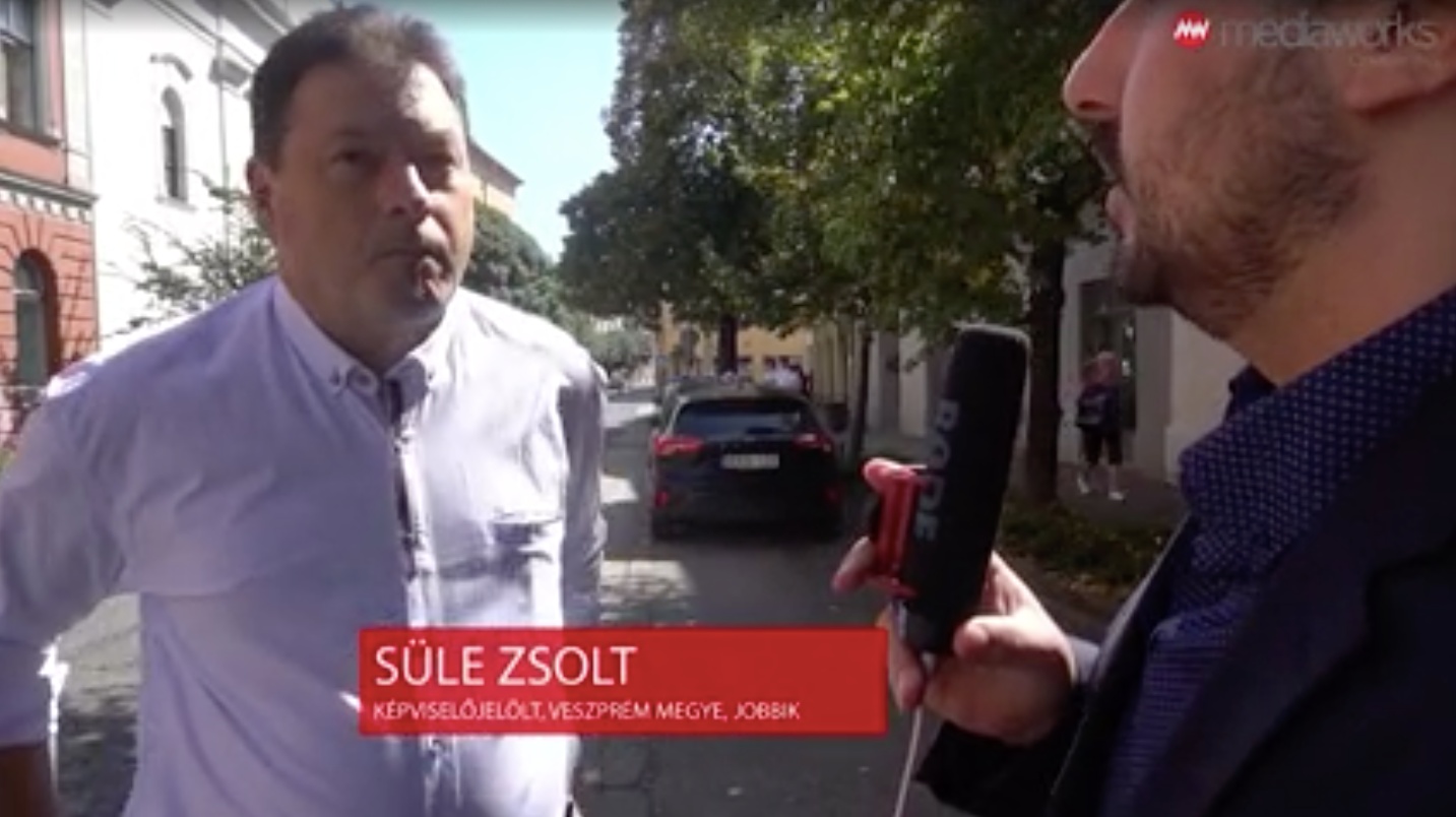 Videó: össze-vissza beszélő jobbikos jelölt és hiperagresszív Jakab Péter