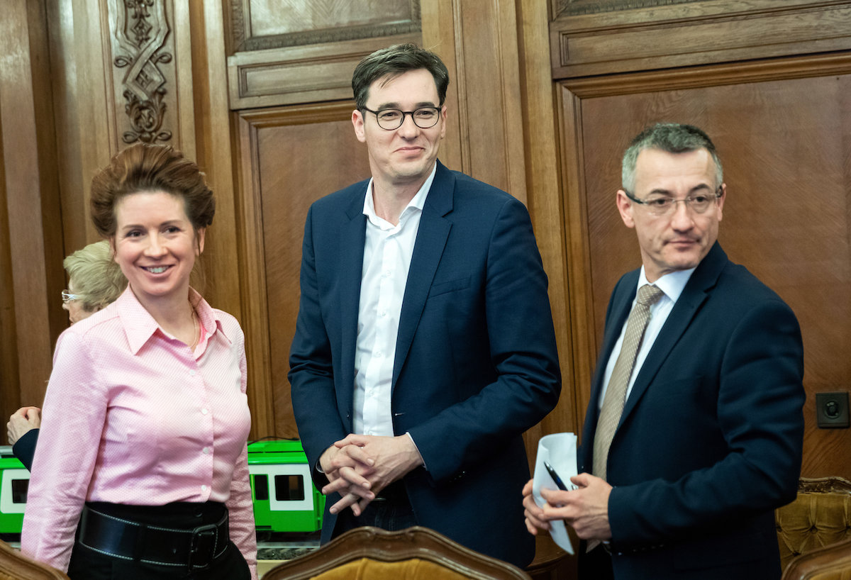 Villamosbeszerzés: büntetőjogi feljelentést tett a Közbeszerzési Hatóság