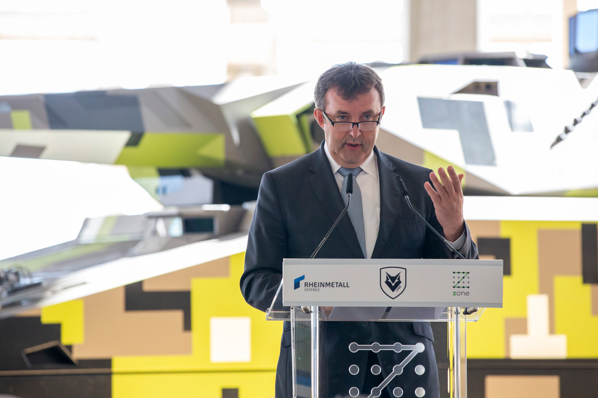 A kormány kiemelt ágazatként tekint a védelmi iparra