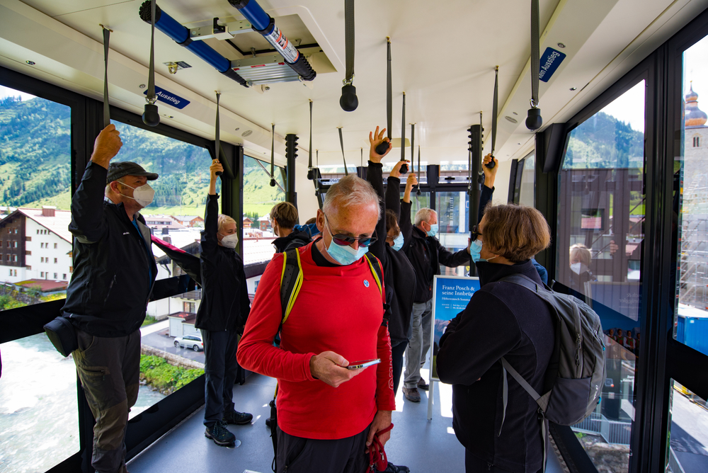 Ausztriában a beoltottaknak is kijárási tilalmat vezetnének be