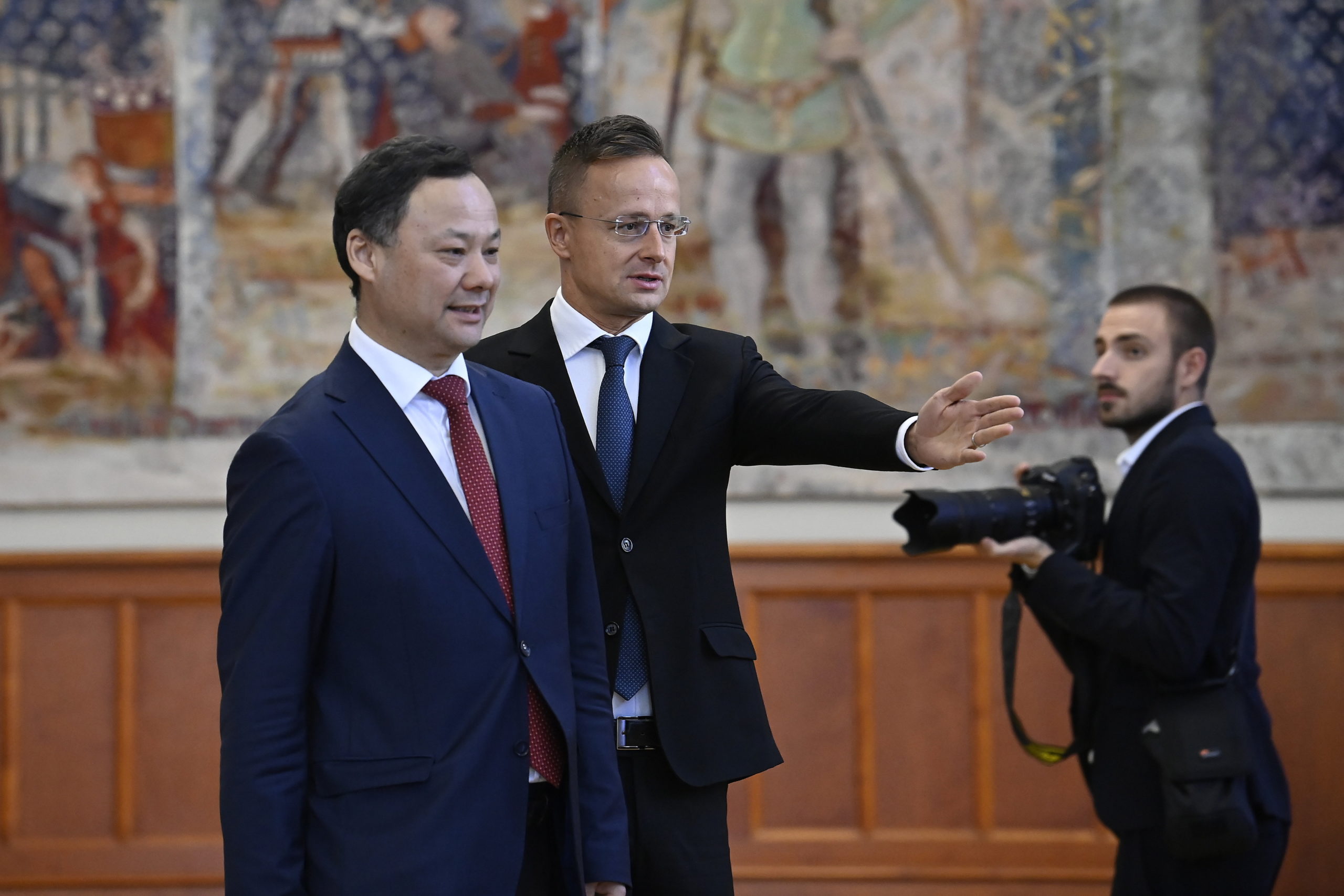 Megnyílt Kirgizisztán budapesti nagykövetsége