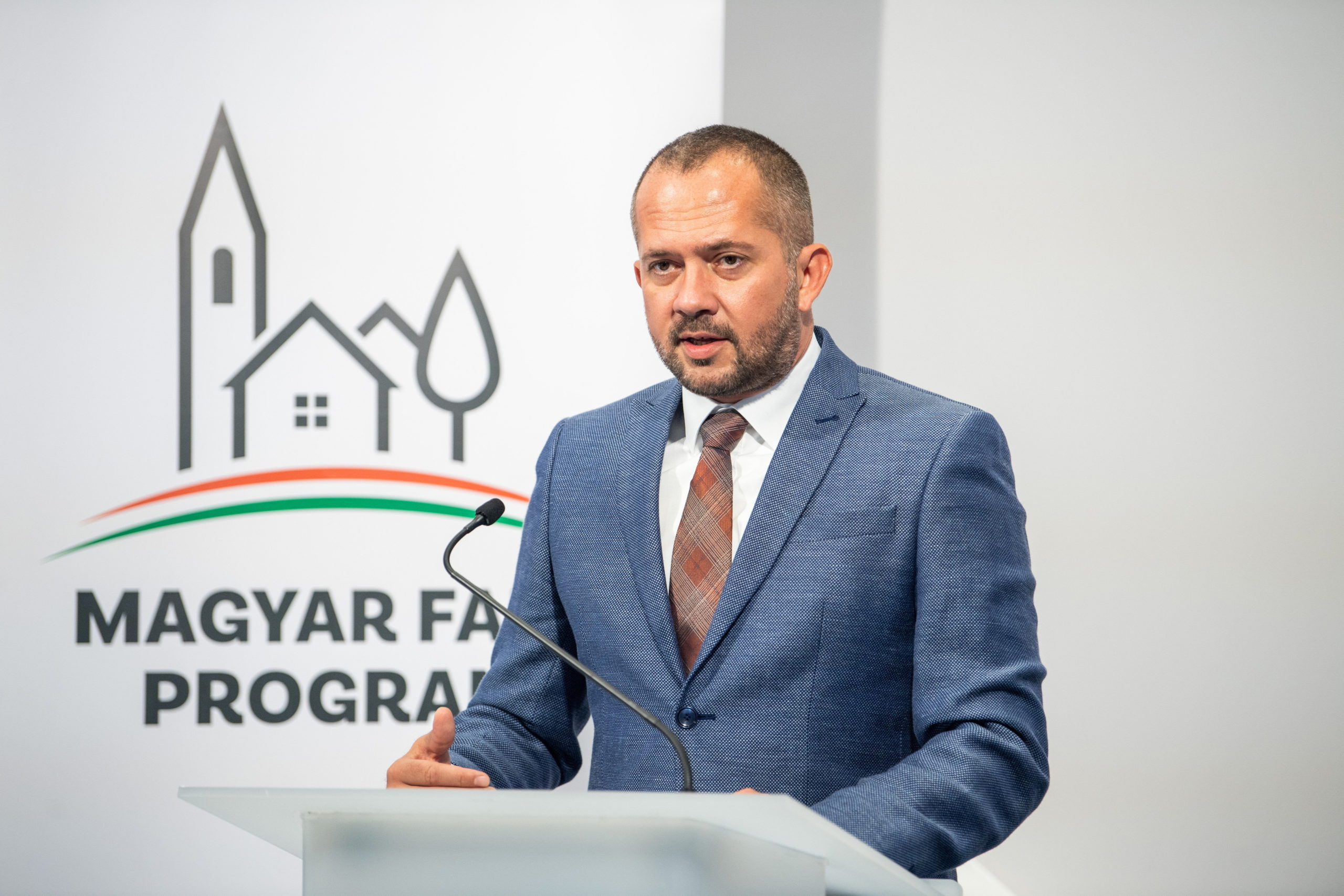 A Magyar falu program révén 121 településen nyílik új kisbolt