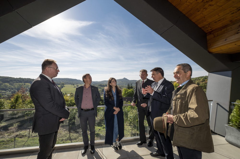 Átadták a Somoskői Látogatóközpont kibővített épületét