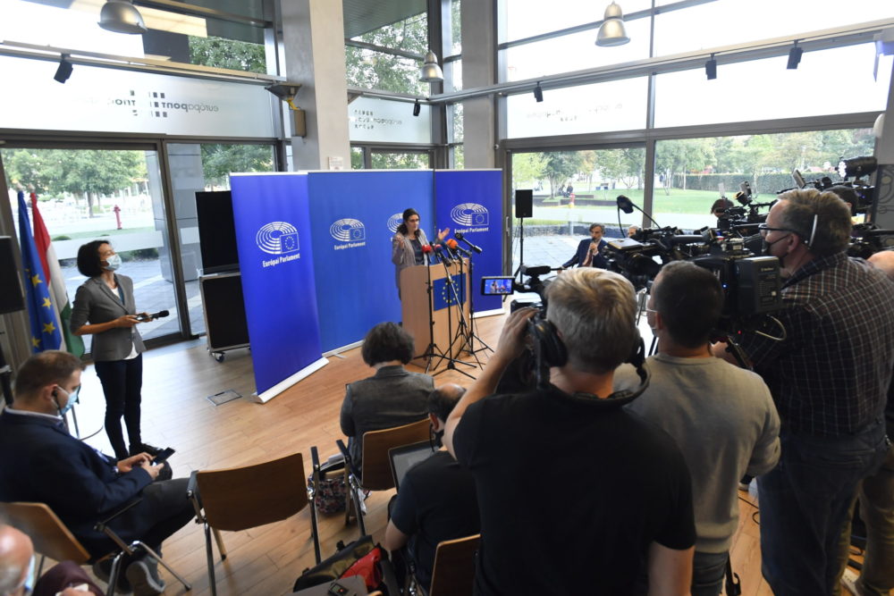 Nyílt beavatkozás a magyar belpolitikába a LIBE-bizottság látogatása