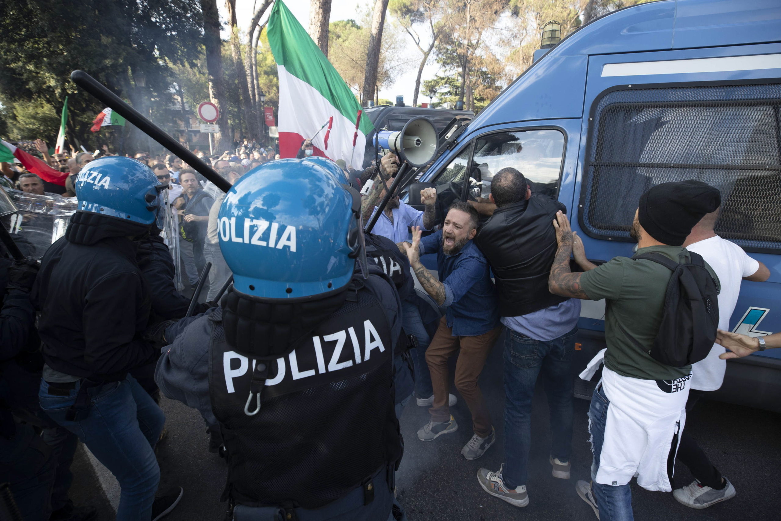 Súlyos rendbontások Rómában