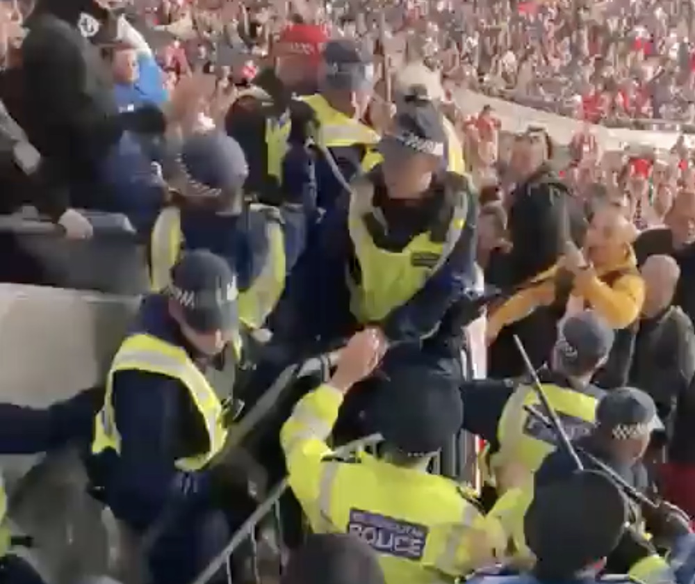 Szijjártó Péter: Magyar és lengyel szurkolót is őrizetbe vettek