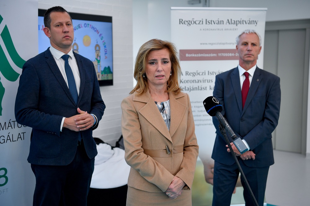 Több mint nyolcszáz Covid-árvát ért el eddig a Regőczi Alapítvány