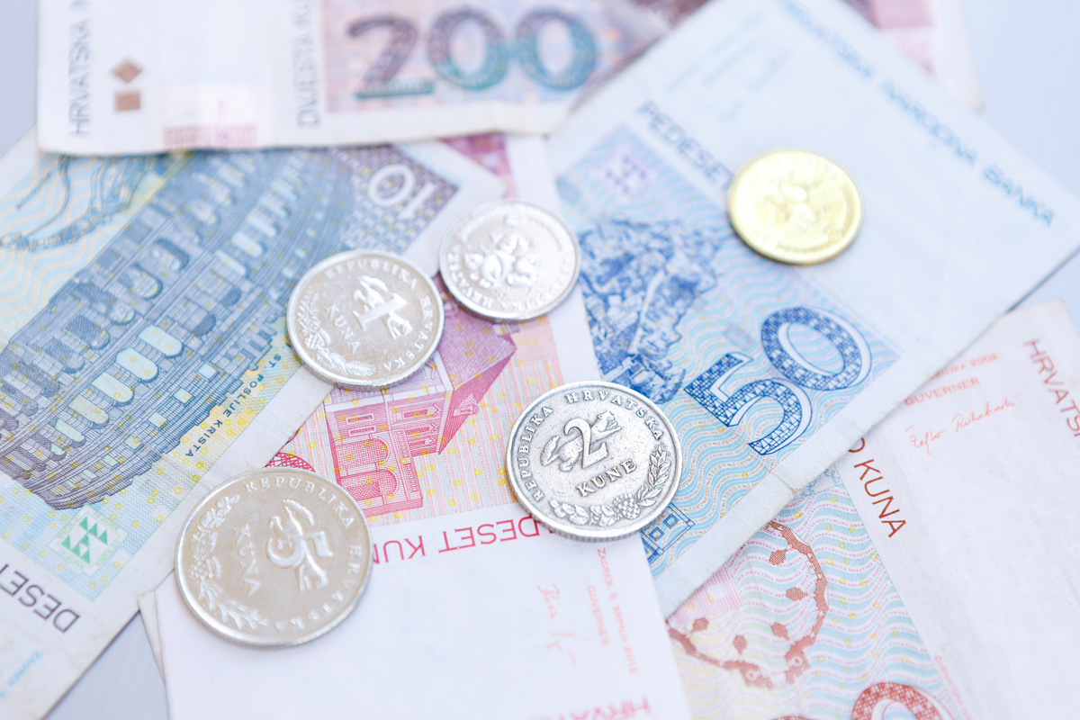 Rövid idő alatt rengeteg aláírás gyűlt össze az euró bevezetése ellen