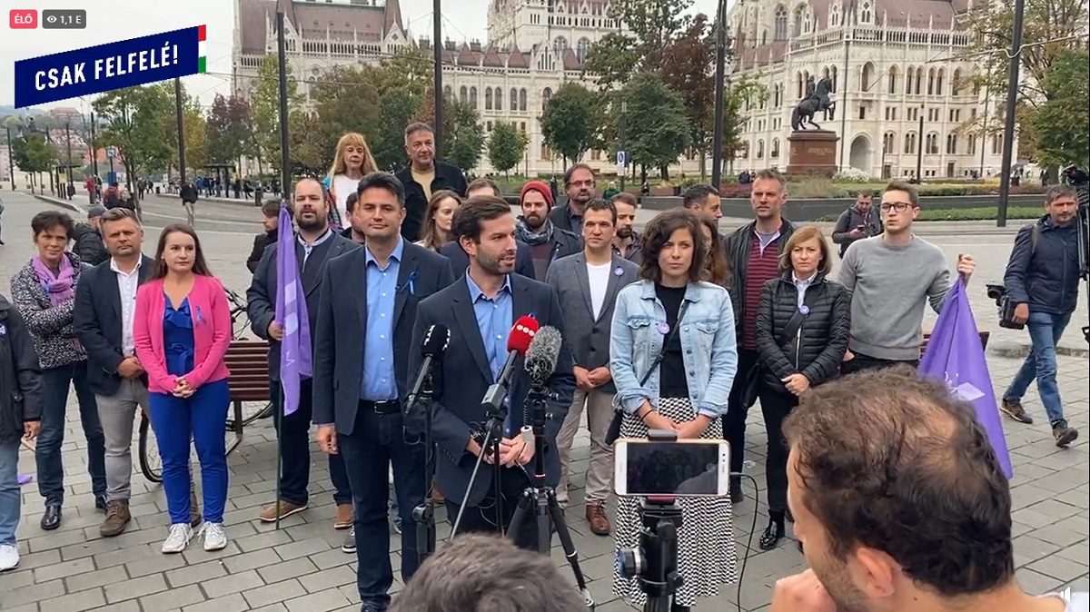 A Momentum beáll Márki-Zay Péter mögé