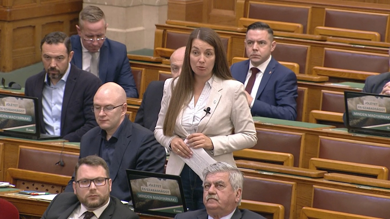 Dömötör Csaba eligazította a csillagok háborújáról szónokoló jobbikost