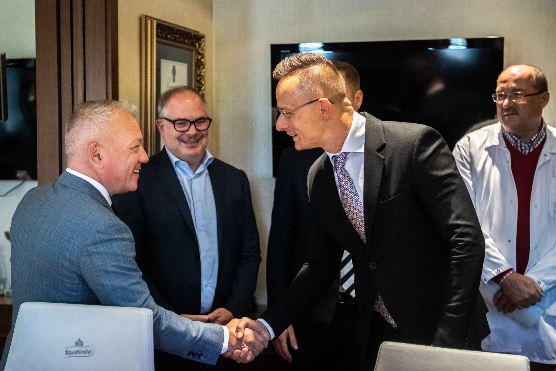 A segélyezés eladósodáshoz és kiszolgáltatottsághoz vezet