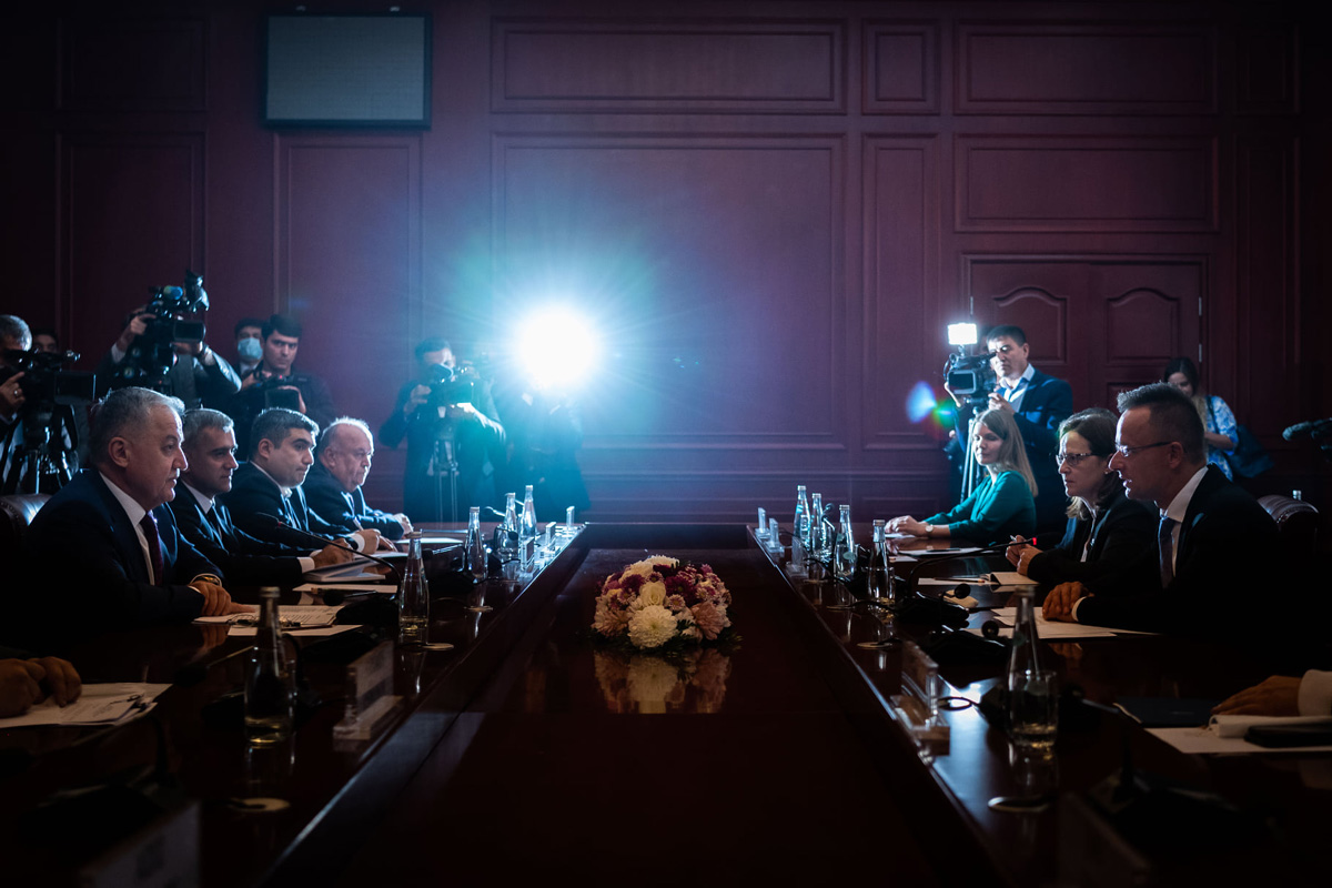 Szijjártó Péter: ideje az emberi jogi tanmeséket végre hanyagolni