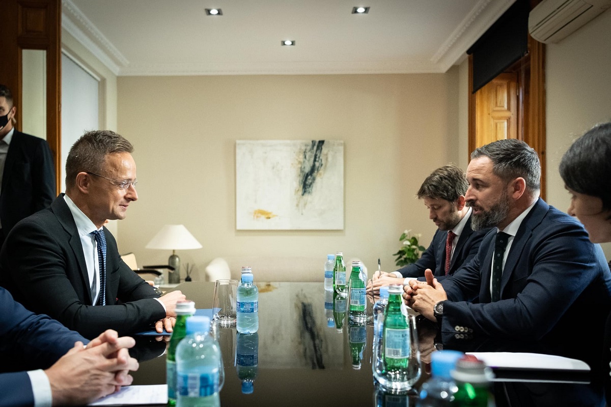 Az illegális bevándorlást a tengeri útvonalon is meg kell állítani