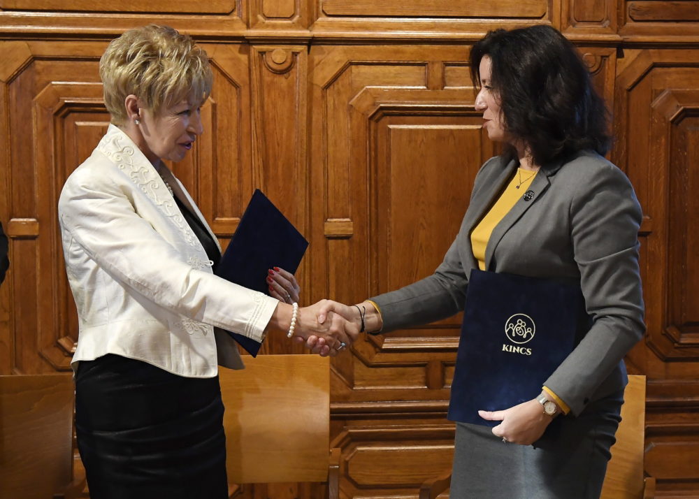 Együttműködik a KINCS és a Károli Gáspár Református Egyetem