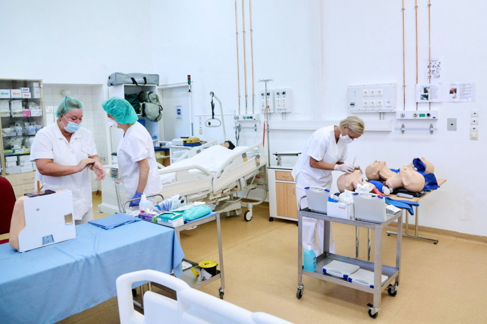 Oktatást segítő felszereléseket kapott a Szent Margit Kórház