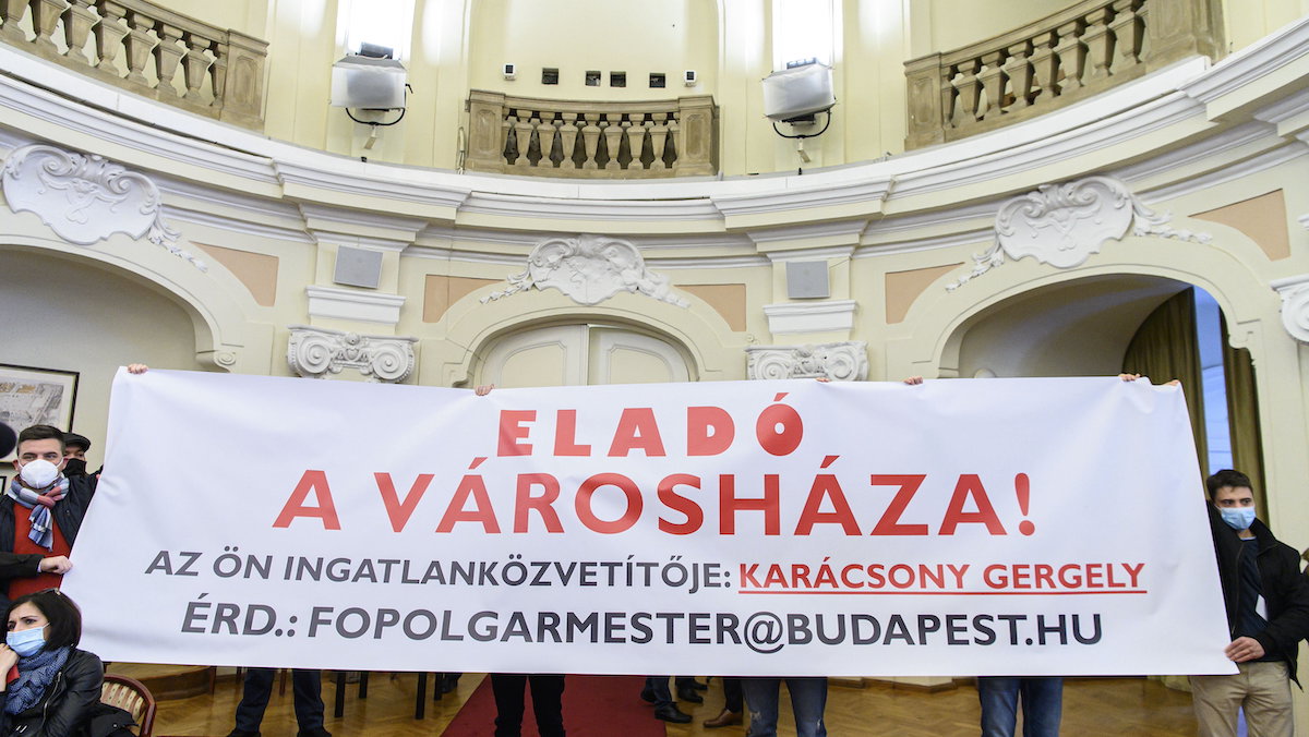 Városháza-botrány: olaszoknak is ajánlgatták az értékes ingatlanokat