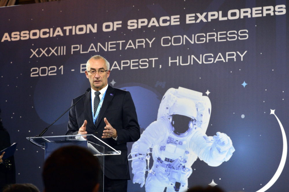 A kormány kulcsfontosságú terepként tekint az űrkutatási programokra