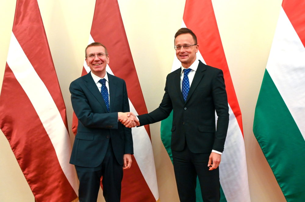 Európa három irányból is migrációs nyomás alá került